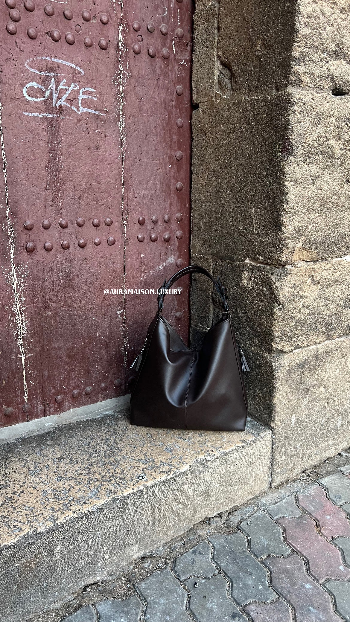 Aura brown chocolate