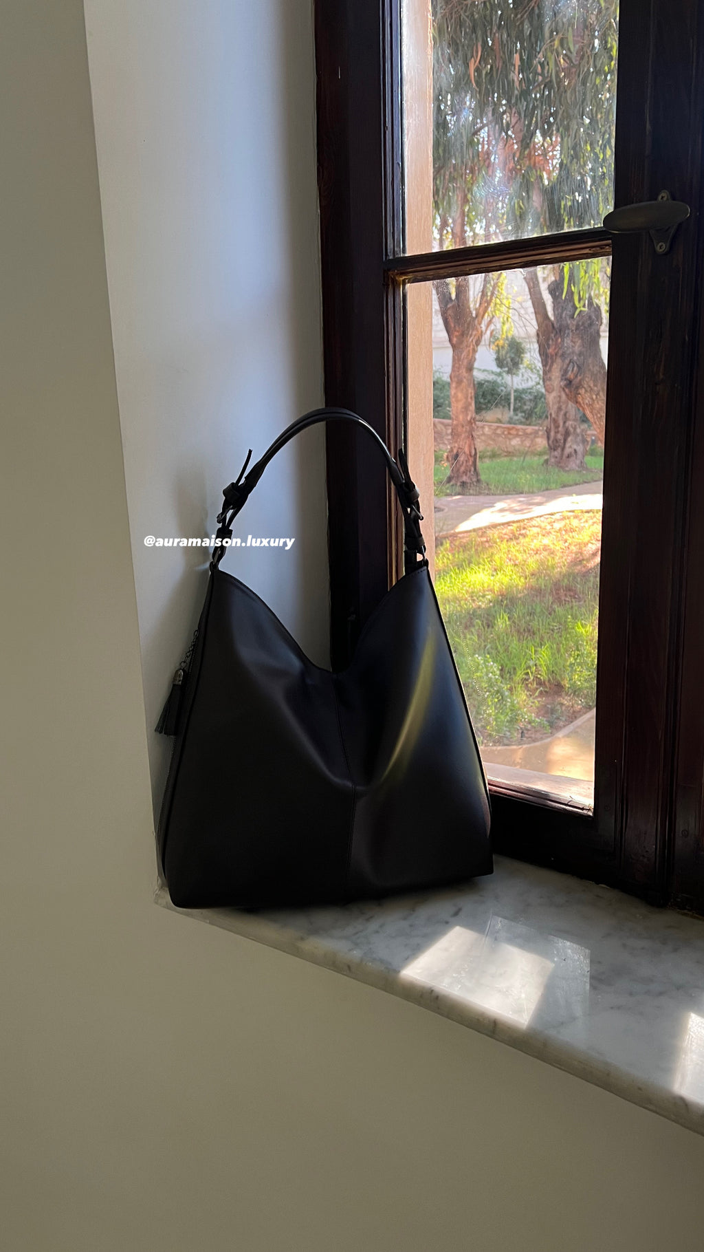 Aura black bag
