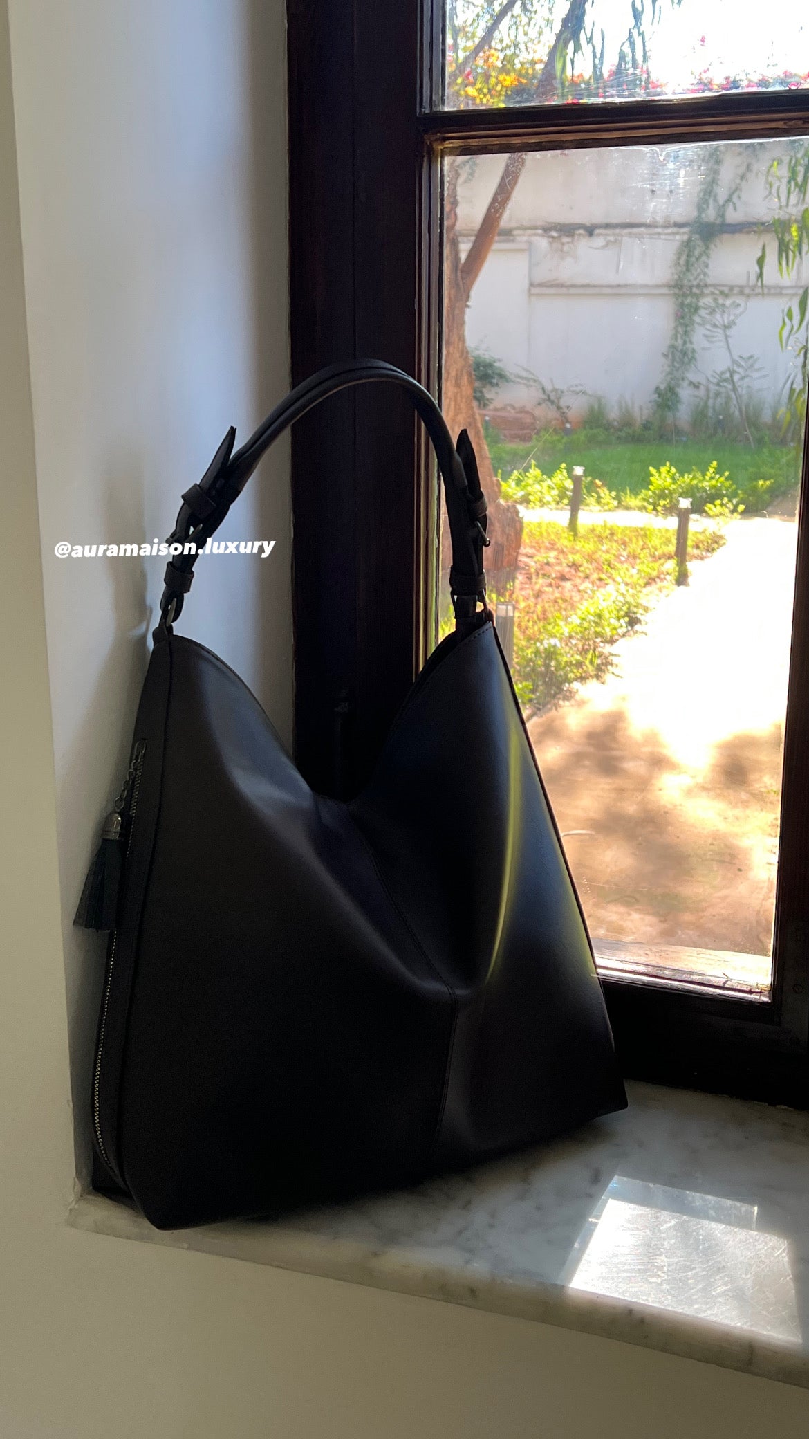 Aura black bag