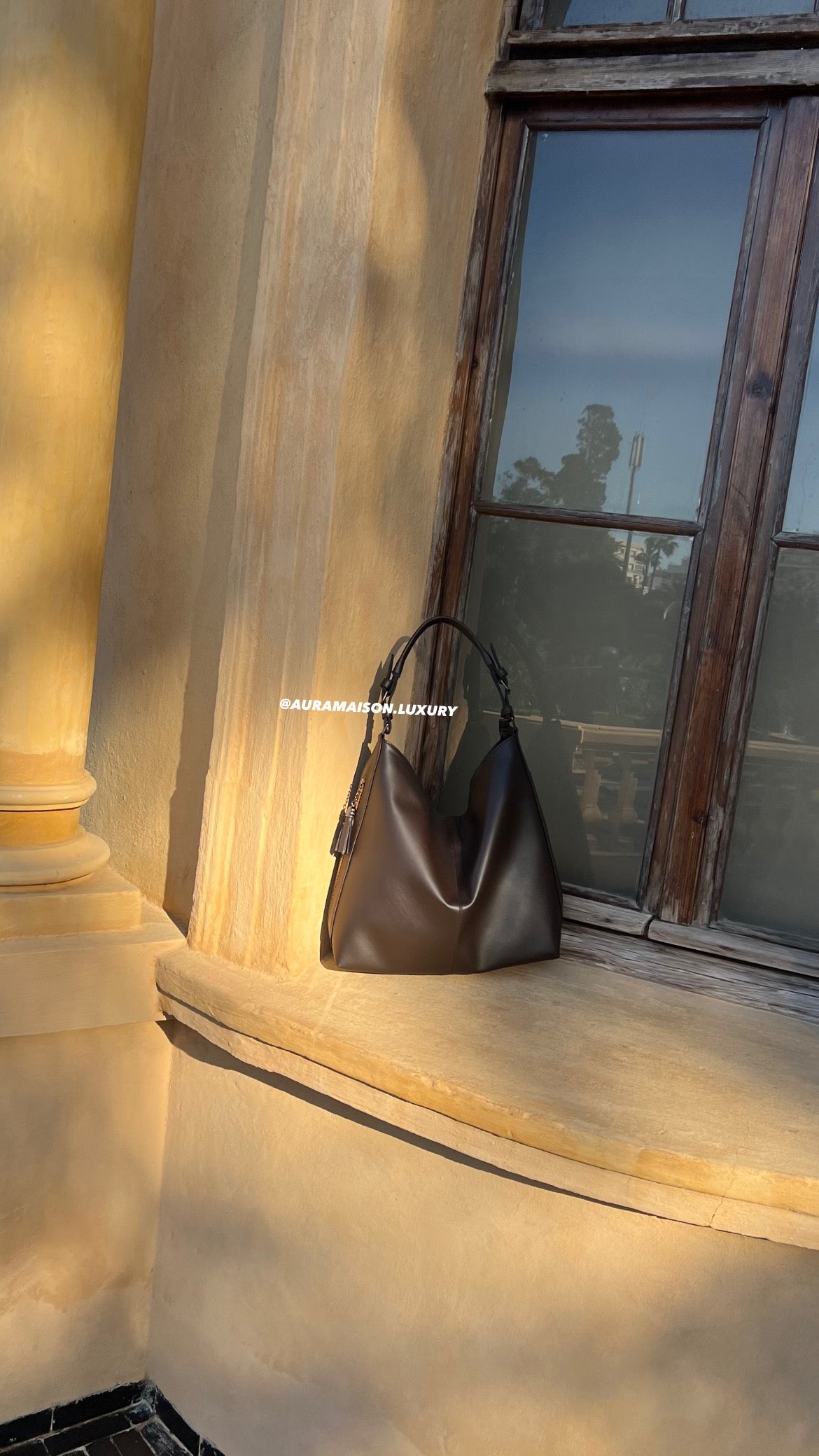 Aura brown chocolate