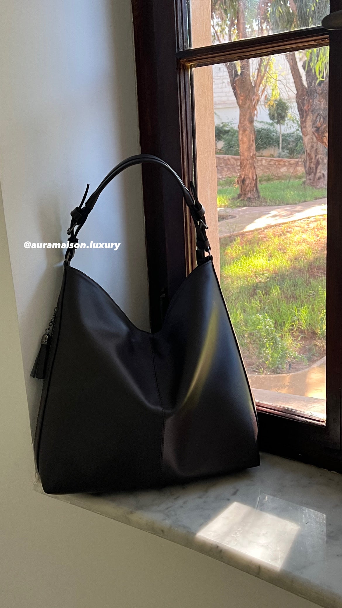 Aura black bag
