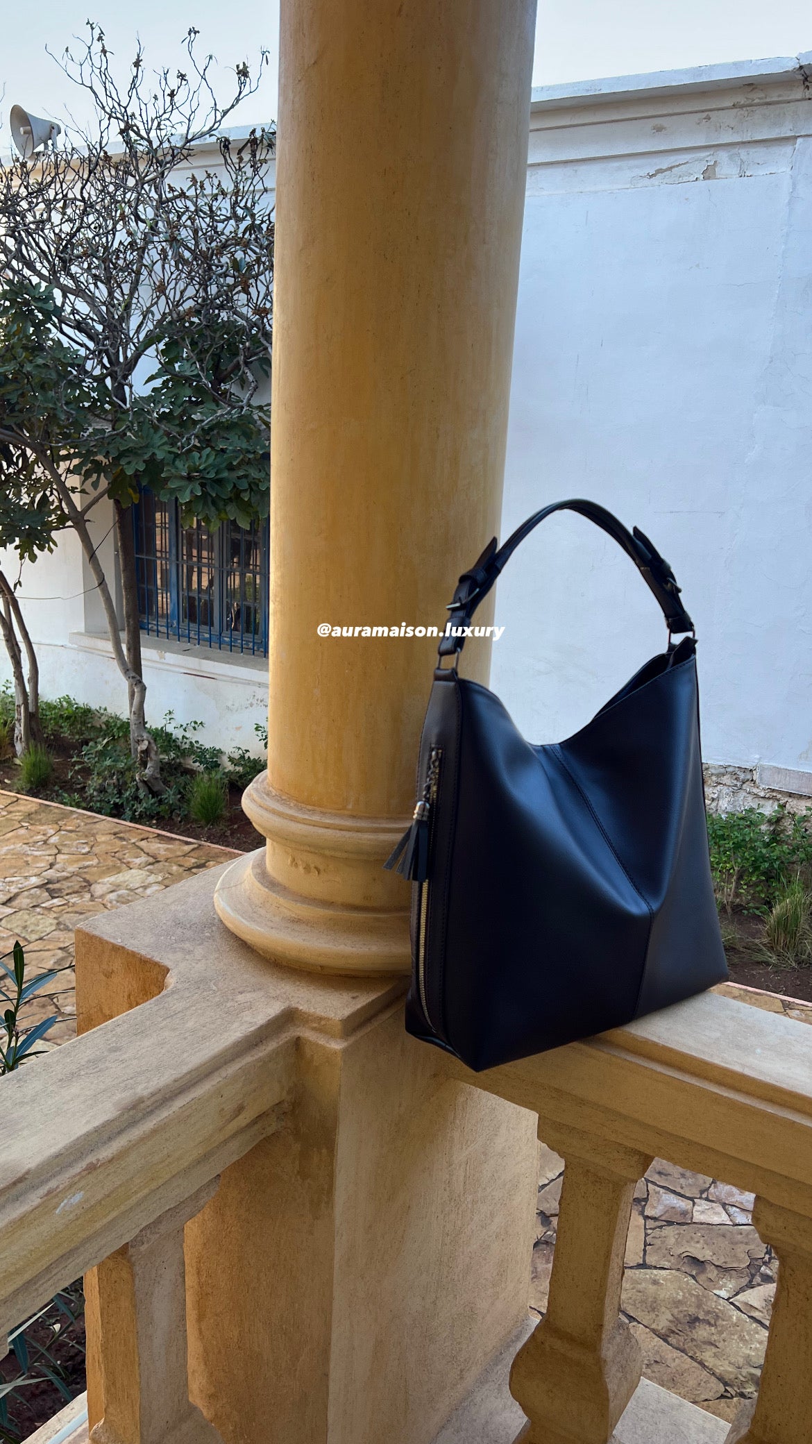 Aura black bag